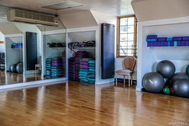 Building Photo - 205-30 Brian Crescent