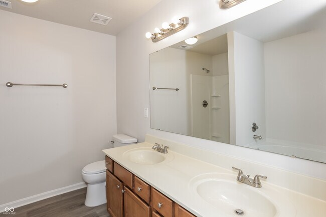 Building Photo - 2415 Cabin Hill Rd