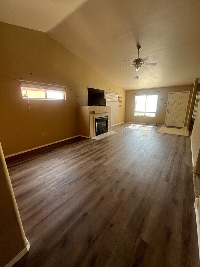 Building Photo - 2878 N Mountain Creek Way