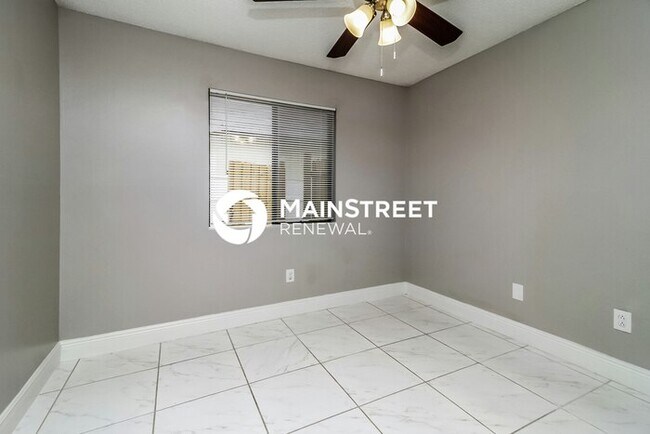 Building Photo - 3 Bedroom Pet-Friendly Home in APOPKA, FL with Main Street Renewal