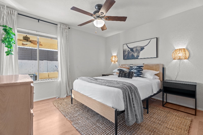 Building Photo - 3001 E Redwood Ln