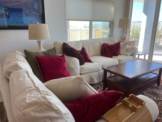 Building Photo - GREAT PRICE!  Gulf Horizon, Gulf Front, 2BR/2BA 1st Floor Condo