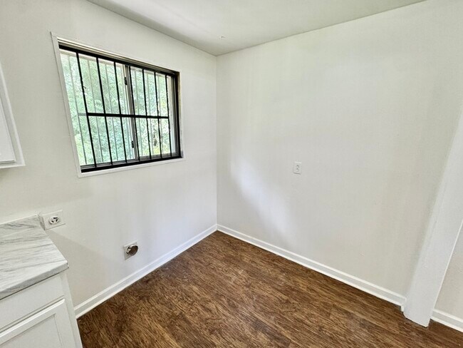 Building Photo - 2235 Charjean Rd