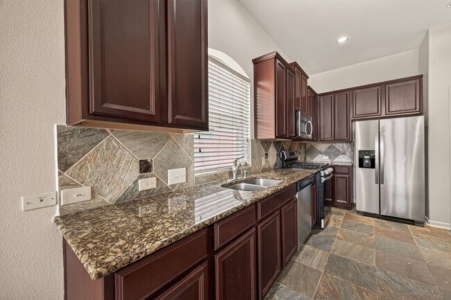 Building Photo - 26414 Forest Pine Ln