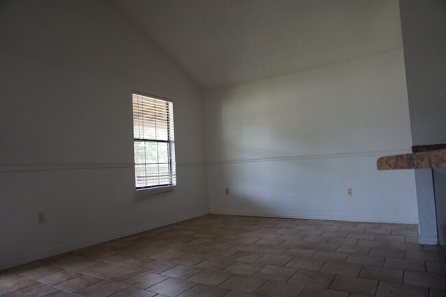 Building Photo - 111 Palmetto Dr