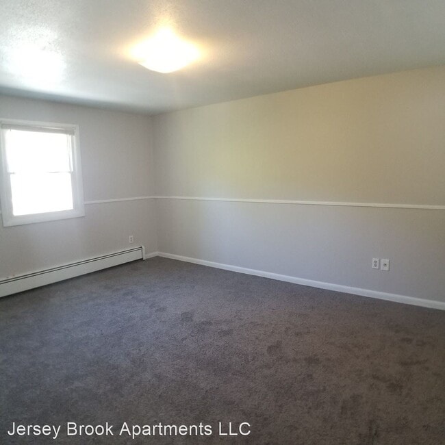 Building Photo - 136-168 Jersey St