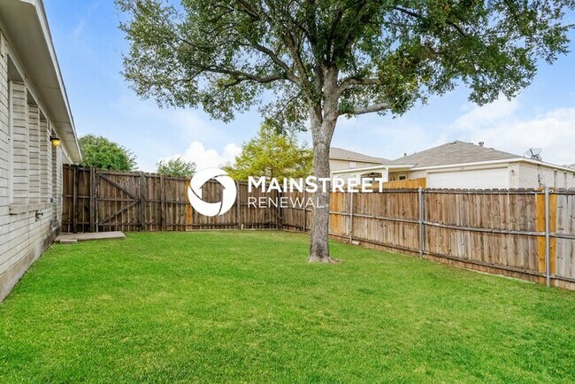 Building Photo - 3 Bedroom Pet-Friendly Home in DESOTO, TX with Main Street Renewal