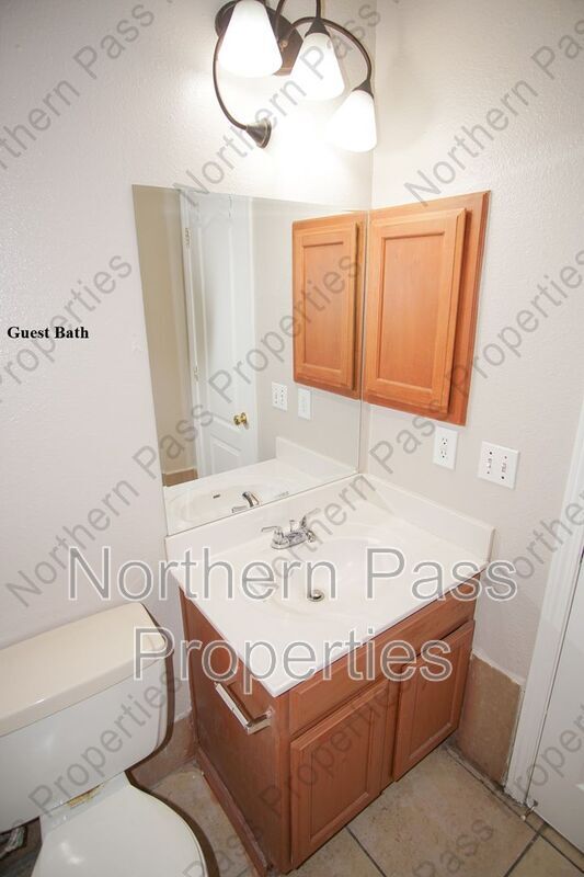 Building Photo - 3900 Kemp Ave