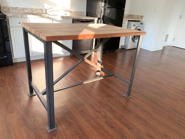 Building Photo - 3000 Bridge Ave