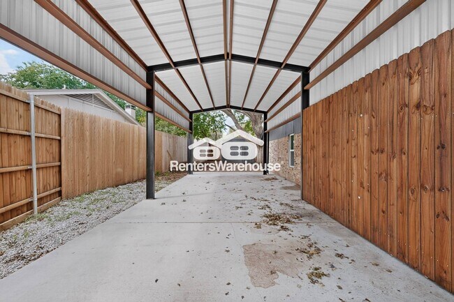 Building Photo - 3945 Spoonwood Ln