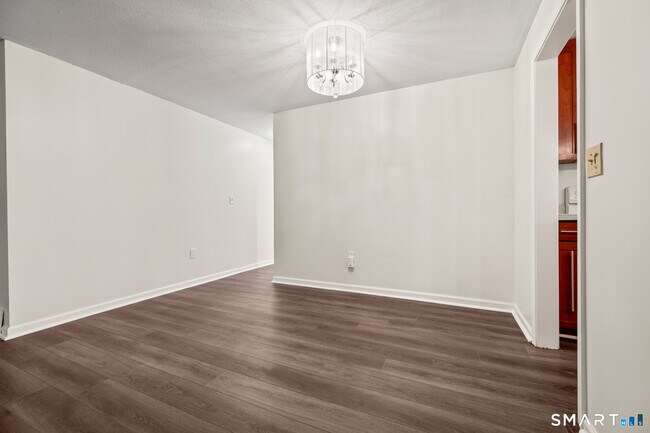 Building Photo - 38 Rambling Brook Ln
