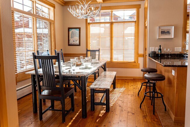 Building Photo - Immaculate Spanish Peaks Condo with Hot Tub & Pool Access
