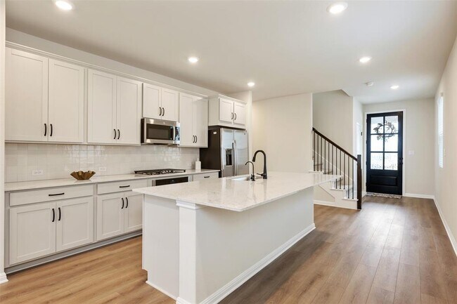 Building Photo - 283 Ranier Wy