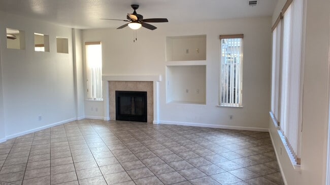 Building Photo - Riverbank