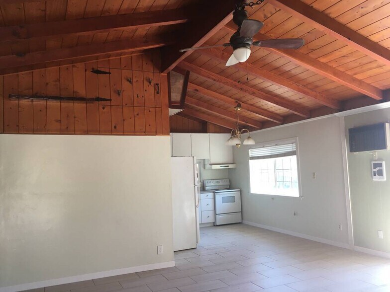 Building Photo - 14631 Twin Peaks Rd