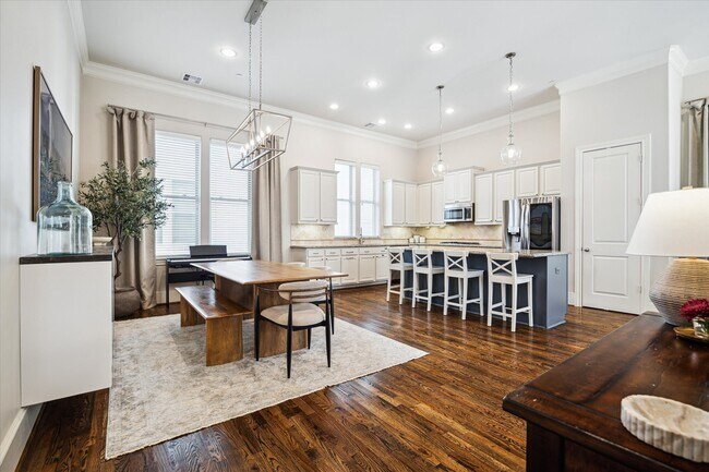 Building Photo - 2717 Cohn St