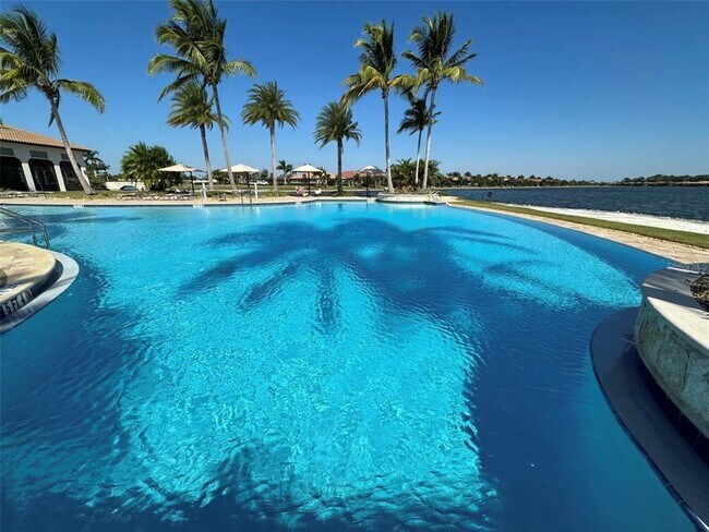 Building Photo - 124 Soliera St