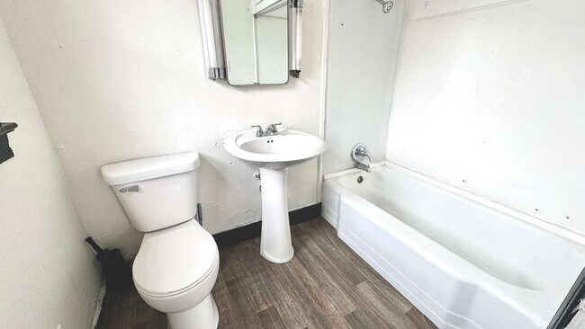 Building Photo - 2234 Fairview St