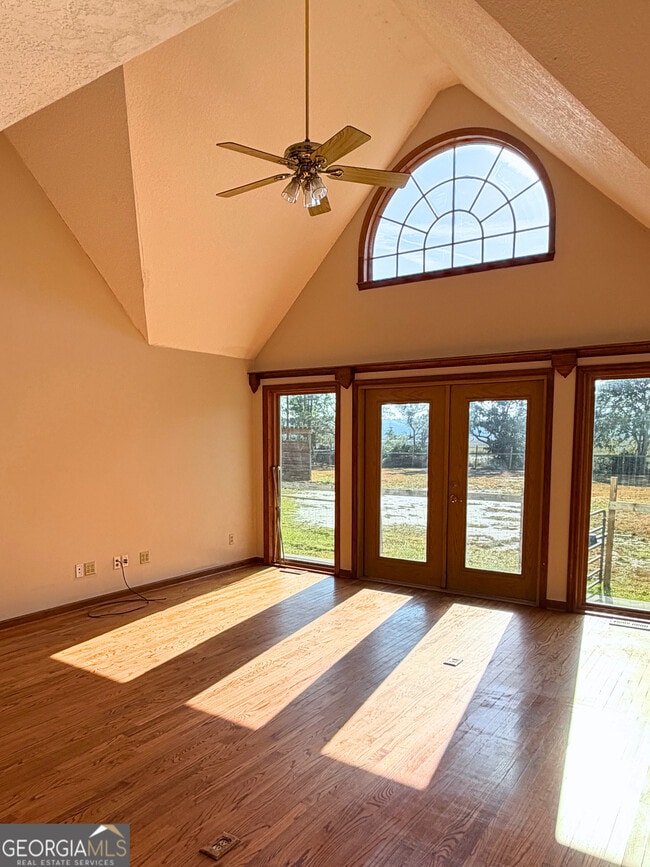 Building Photo - 1818 Union Carbide Rd