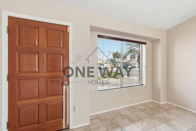 Building Photo - 819 E Cindy St