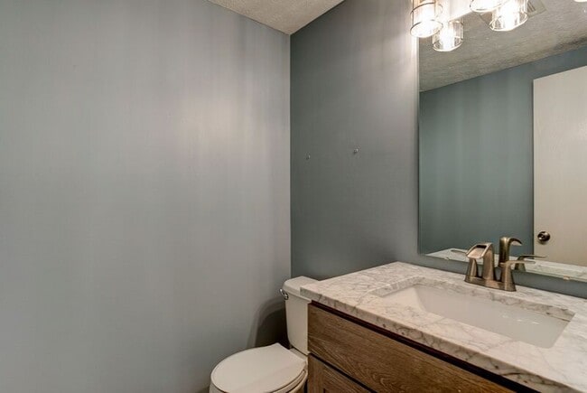 Building Photo - 8573 Olenbrook Dr