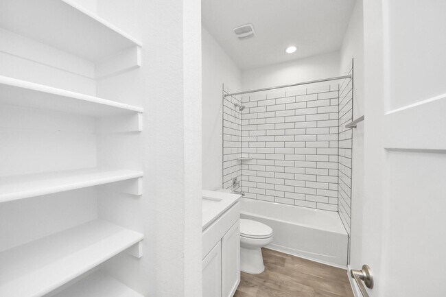 Building Photo - 10438 Plateau Pt Trl