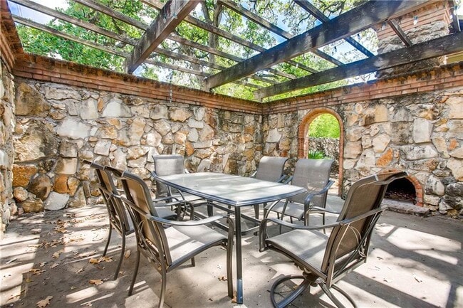 Building Photo - 306 E 34th St