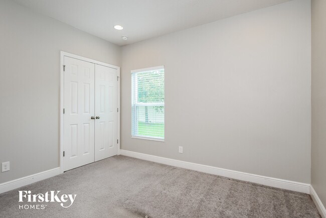 Building Photo - 9309 Oglethorpe Dr