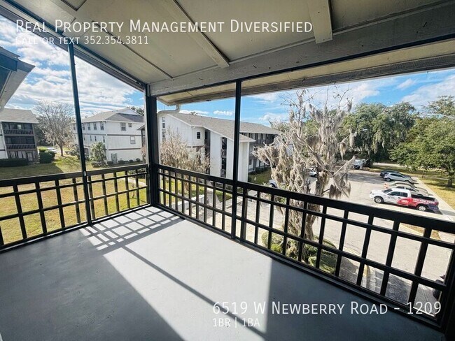 Building Photo - 6519 W Newberry Rd