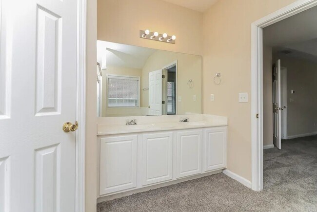 Building Photo - 3749 Cranford Dr SW