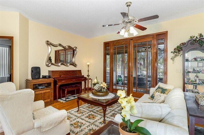 Building Photo - 10001 Highland Woods Ct