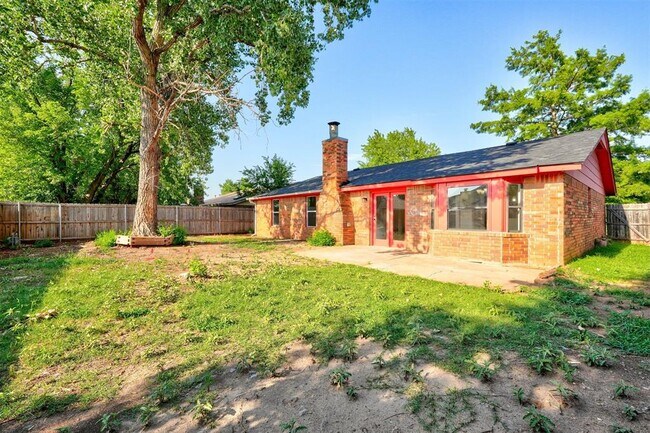 Building Photo - 11601 Matthews Ave