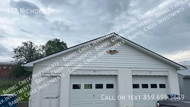 Building Photo - 132 Nichols St