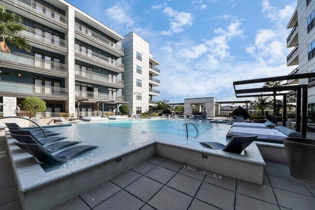 Building Photo - 5454 Washington St