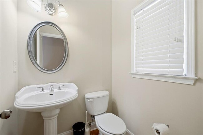 Building Photo - 2532 Village Creek Landing SE