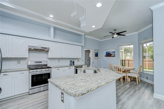 Building Photo - 9813 Woodbay Dr