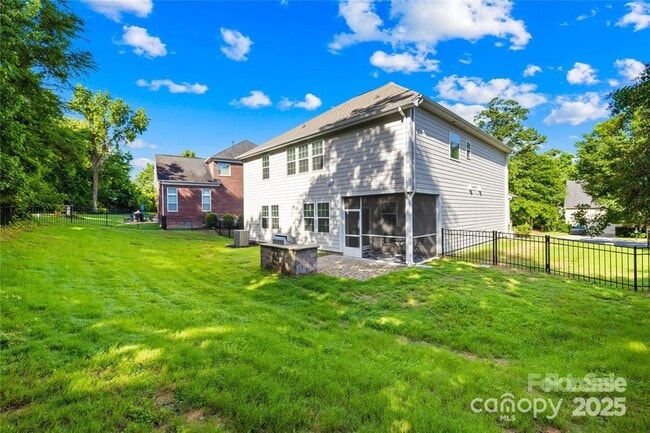 Building Photo - 17413 Caddy Ct