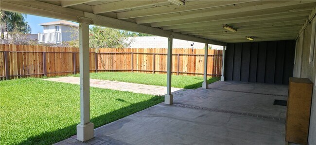 Building Photo - 2283 La Salle Ave