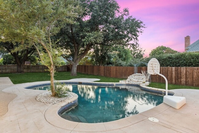 Building Photo - 7204 Pebble Hill Dr