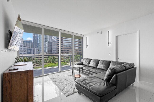 Building Photo - 495 Brickell Ave