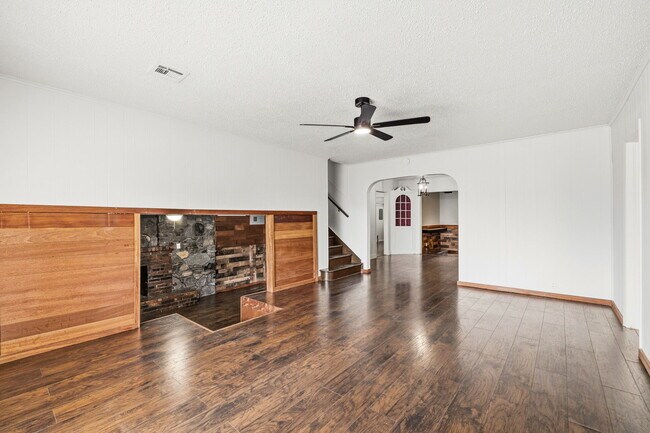 Building Photo - 1045 S Reno Ave