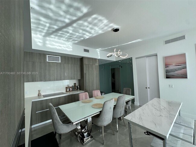 Building Photo - 17550 Collins Ave