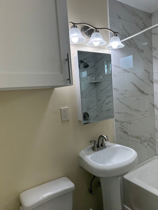 Building Photo - 317 Richfield Ave