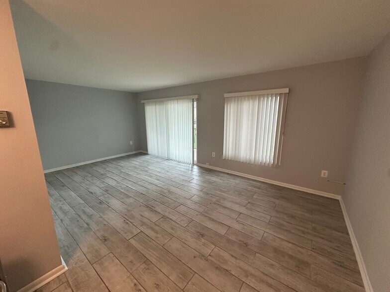 Building Photo - 6998 Hanover Pky