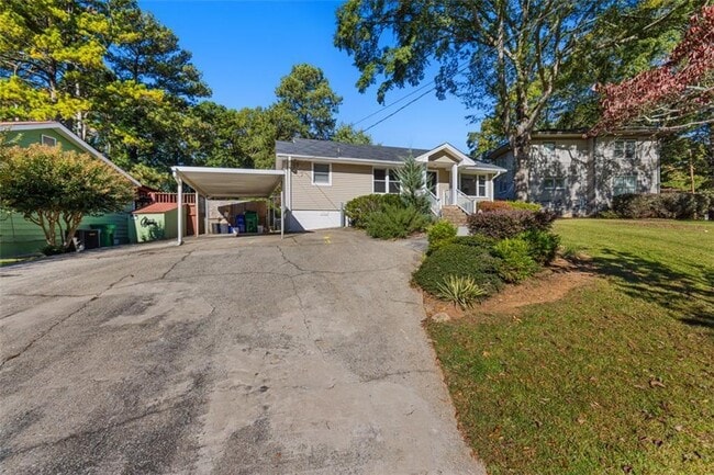 Building Photo - 1416 Woodland Hills Dr NE