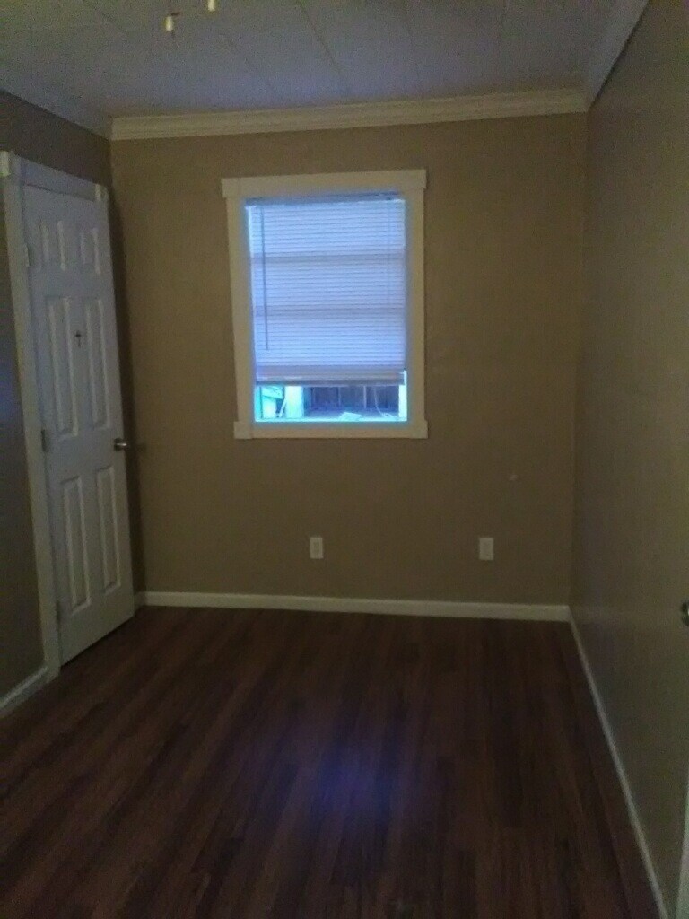 Building Photo - 120 W DARBY ST