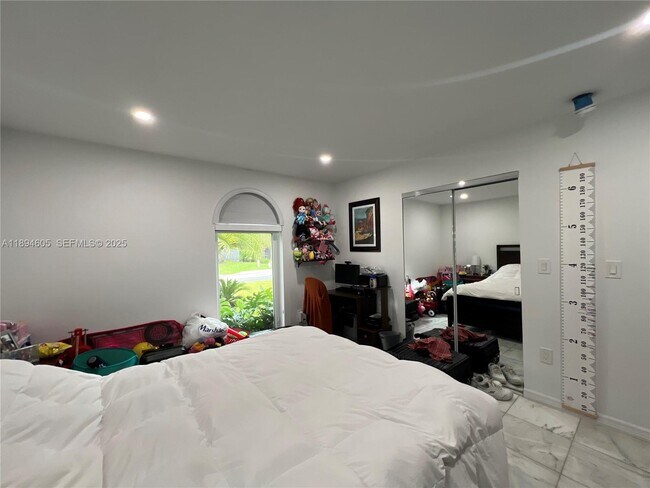 Building Photo - 4934 NW 94th Doral Pl