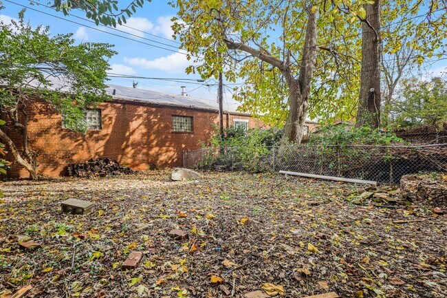 Building Photo - 1309 Shenandoah Ave