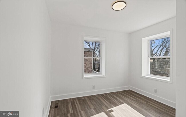 Building Photo - 116 Fern St