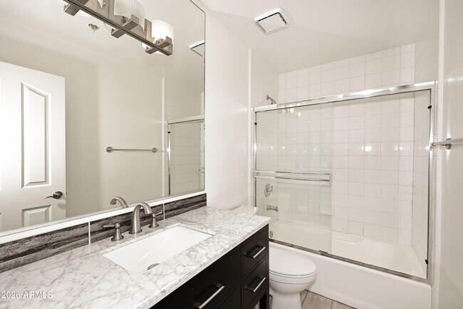 Building Photo - 5104 N 32nd St